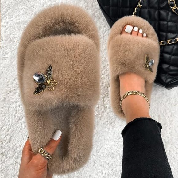 Neiman Marcus Designer Bee Decor Faux Fur Luxury Slippers - Picture 2 of 5